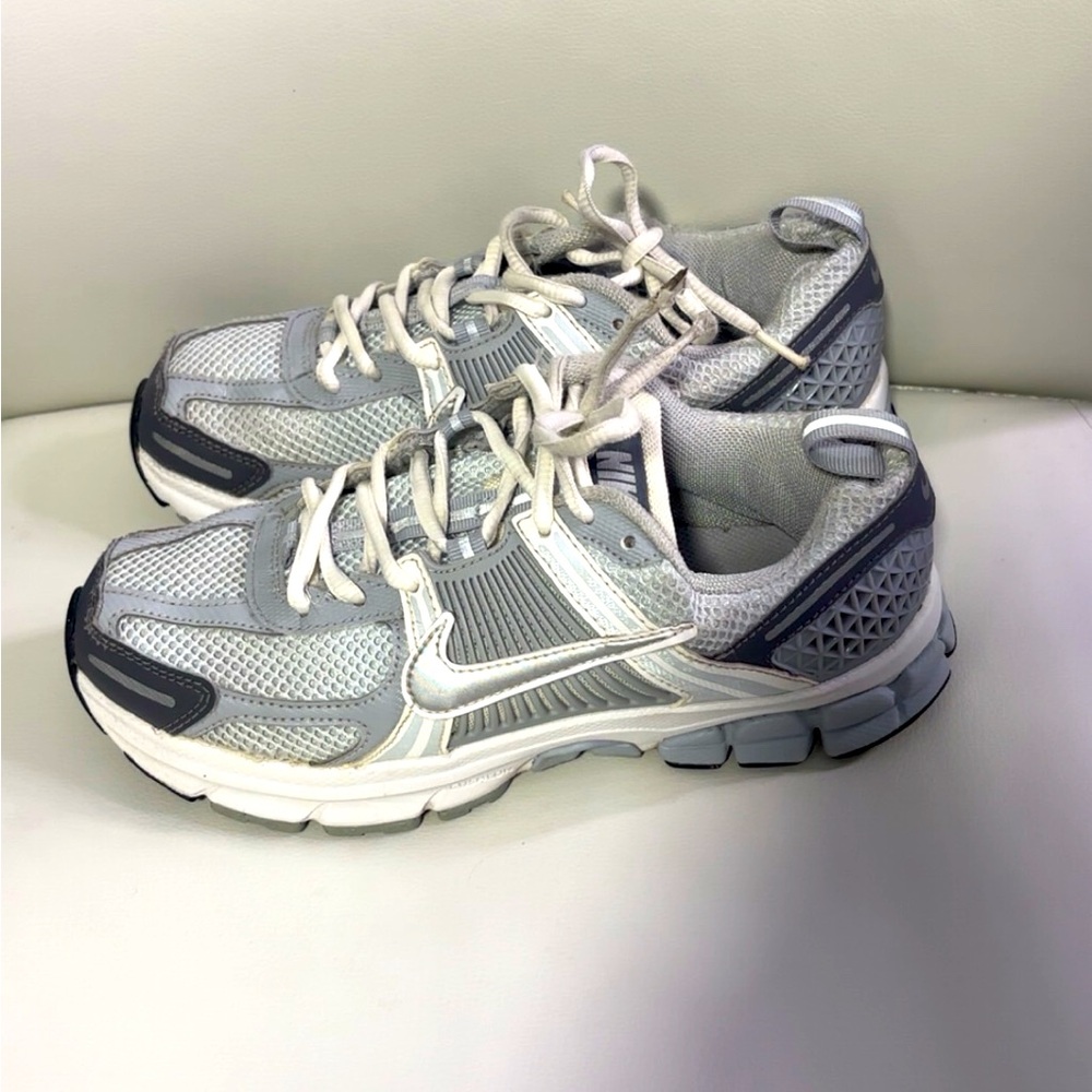 Stylish Gray and White Sneakers